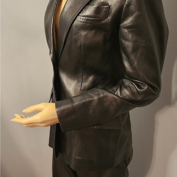 Vintage Gucci Black ladies lambskin leather suit. - Picture 2 of 8